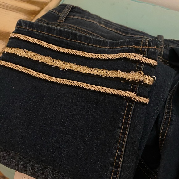 Women Earl Jeans - Picture 2 of 8